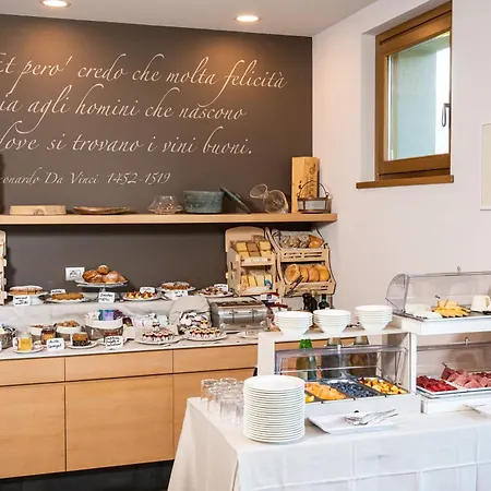 Hotel Wine Retici Balzi 4*